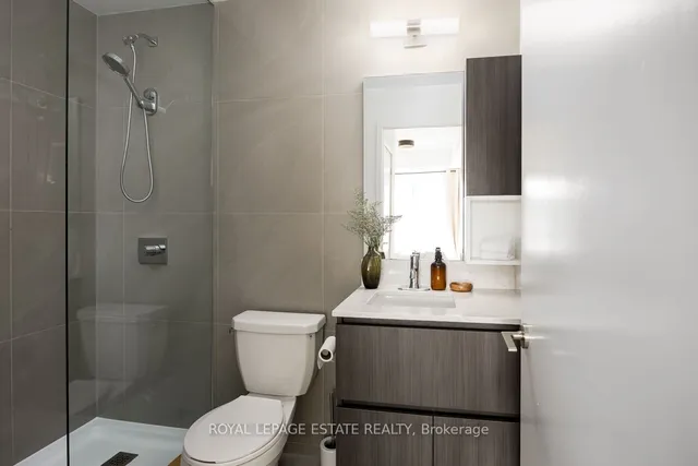 Additional image 17 of 665 Queen St Unit 408