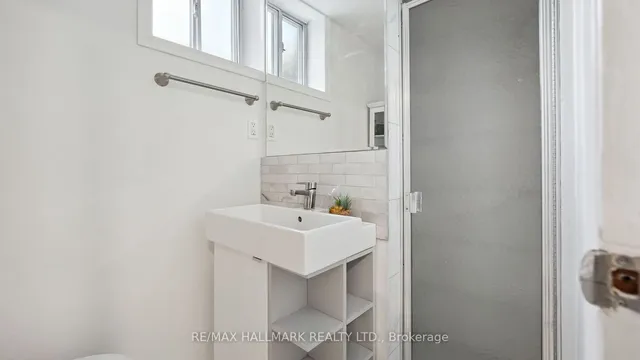 Additional image 30 of 73 Regency Sq