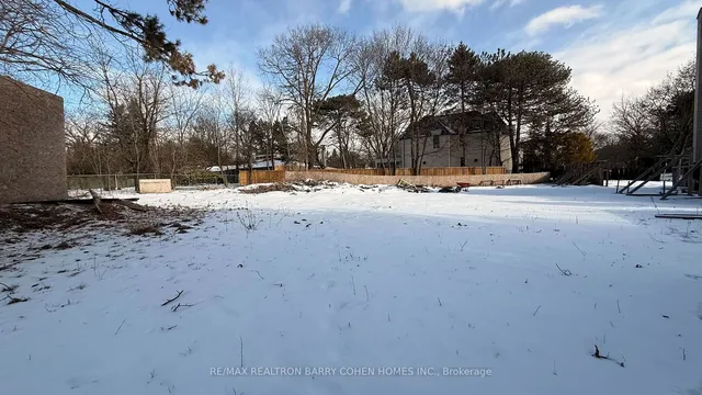 Additional image 7 of 2527 Bayview Ave