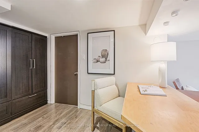 Additional image 30 of 158 Roslin Ave