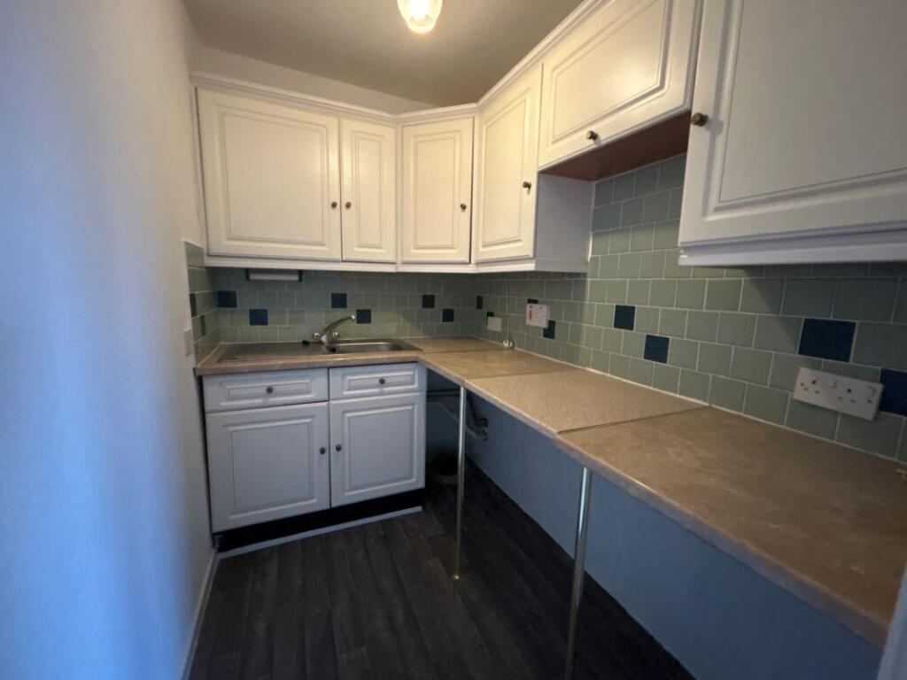 Additional image 6 of 12 Pavilion Court, Mary Street, Porthcawl, Mid Glamorgan, CF36 3YG
