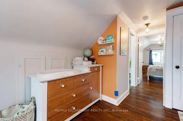 Additional image 24 of 64 Graham Ave