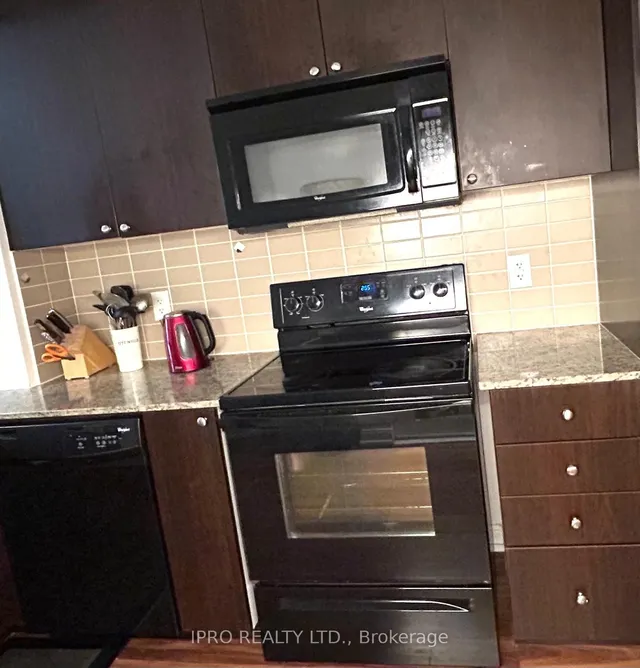 Additional image 7 of 181 VILLAGE GREEN Sq Unit 214