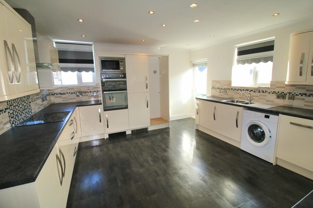 Additional image 5 of 4B THE ESPLANADE, PORTHCAWL, CF36 3YW