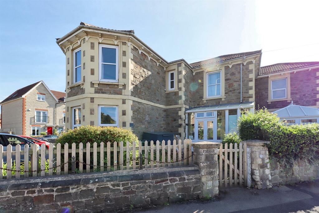 Great location close to Clevedon Seafront