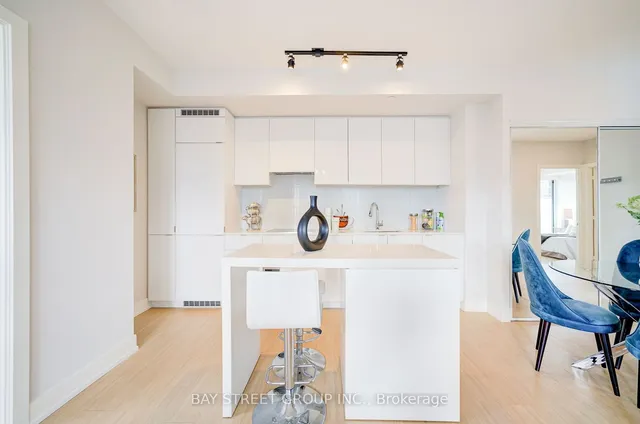 Additional image 18 of 7 Grenville St Unit 3211