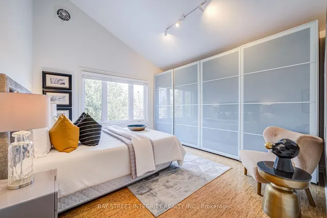 Additional image 22 of 17 Frankdale Ave