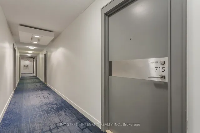 Additional image 2 of 15 Singer Crt Unit 715