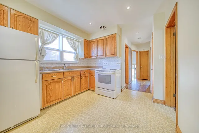 Additional image 11 of 12 Martini Dr