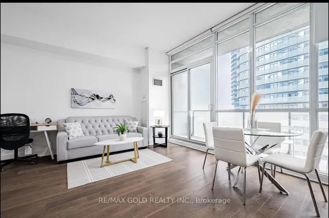 Additional image 10 of 55 Bremner Blvd Unit 2811