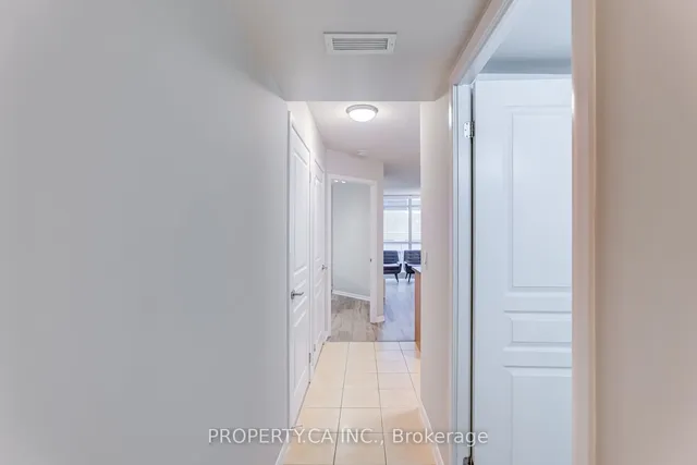 Additional image 3 of 18 Yonge St Unit 1501