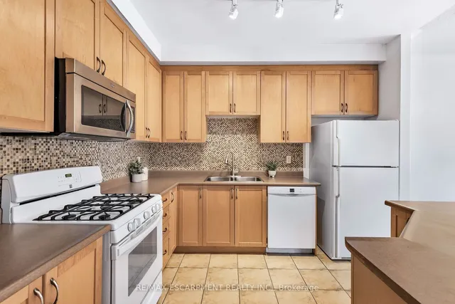 Additional image 7 of 100 Beddoe Dr Unit 110