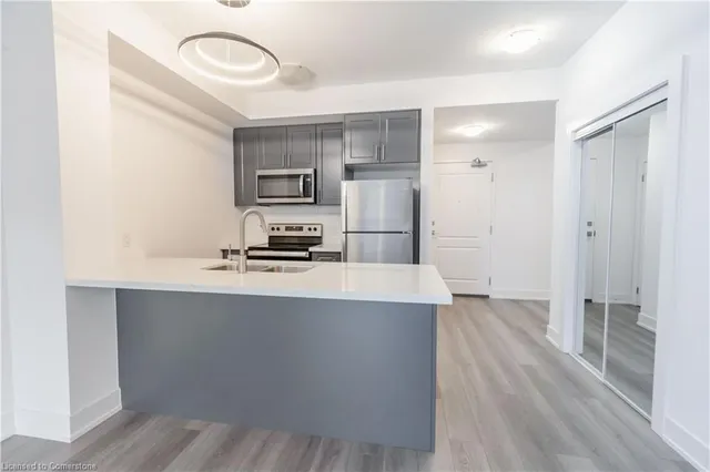 Additional image 8 of 450 Dundas St Unit 1007