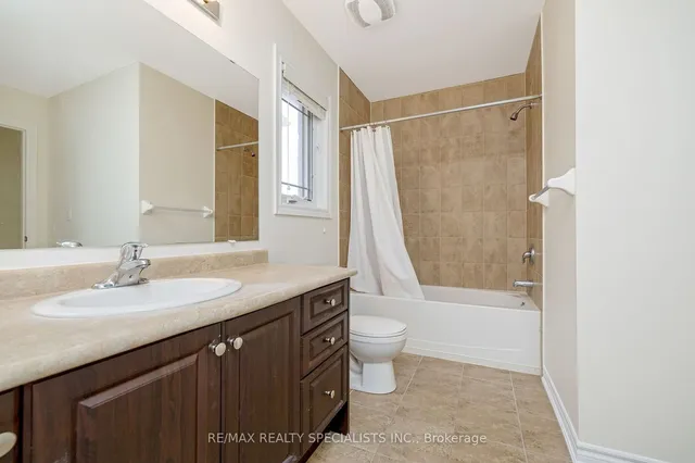 Additional image 35 of 220 Mclaughlin Ave