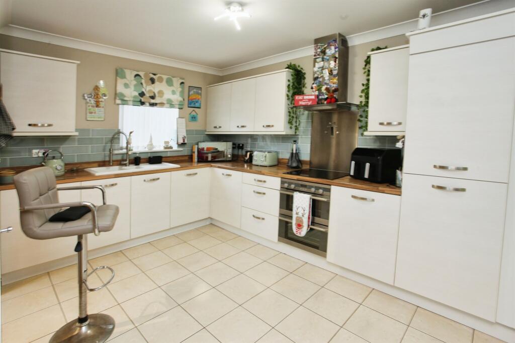 Additional image 6 of Meadowland Close, Caerphilly