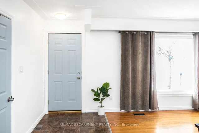 Additional image 2 of 725 Mud St