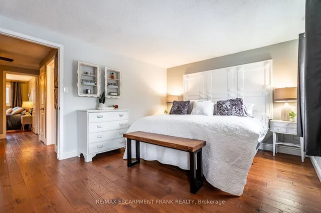 Additional image 27 of 371 Knightsbridge Cres