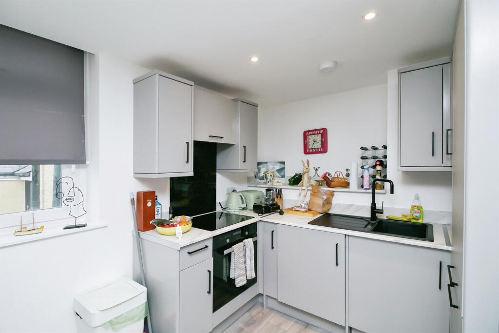 Additional image 5 of Glebe Street, Penarth