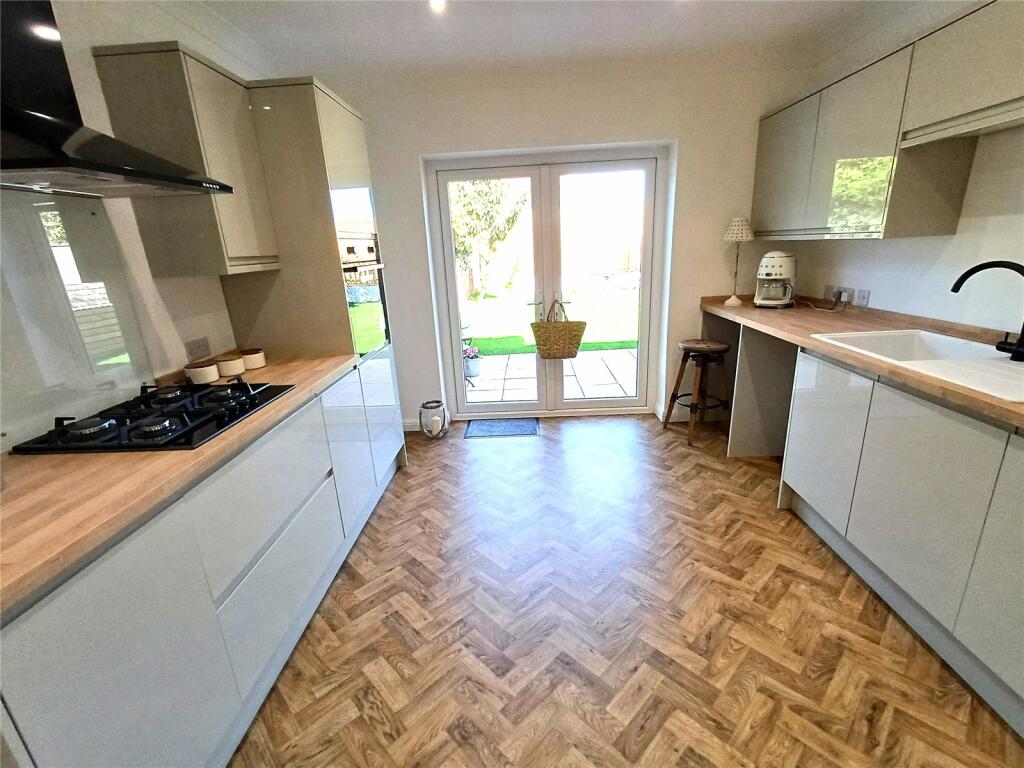 Additional image 4 of Rockfields, Nottage, Porthcawl CF36 3NS, CF36