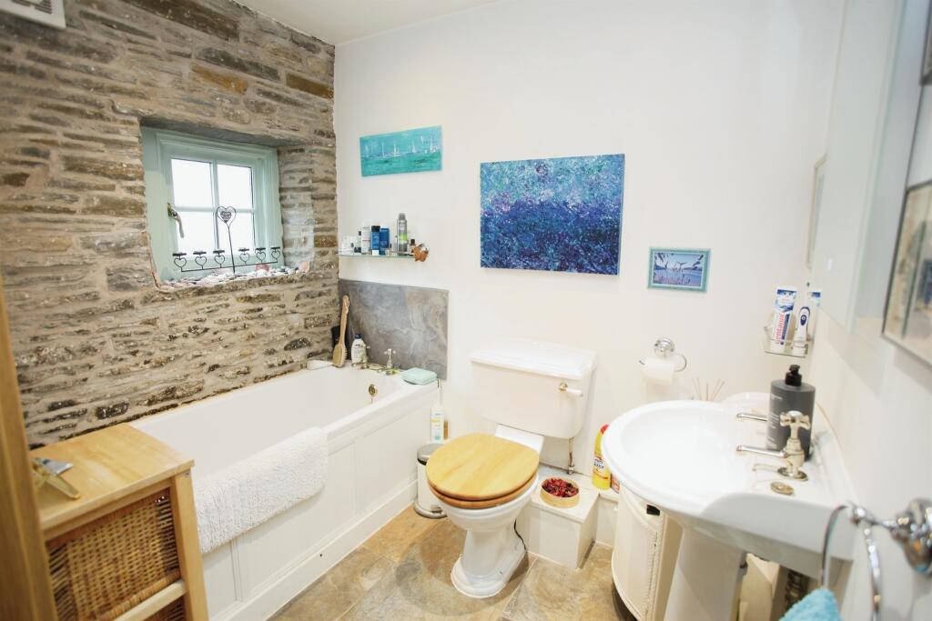 Additional image 8 of Berwerdd Du Farm Barn, Pontypridd