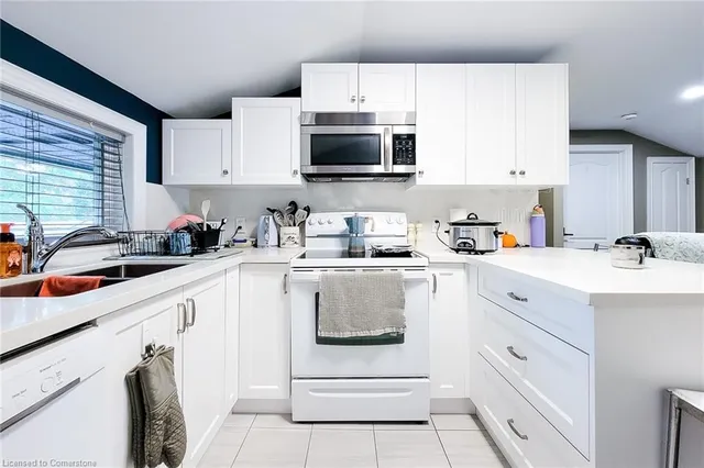 Additional image 36 of 49 Aberdeen Ave