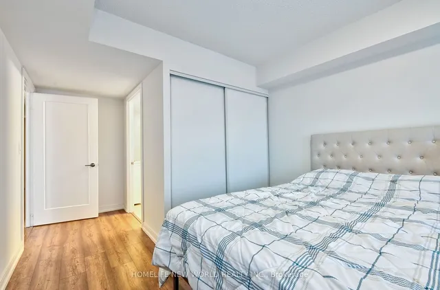 Additional image 22 of 225 Village Green Sq Unit 1510