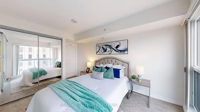 Additional image 16 of 386 YONGE ST St Unit 1104