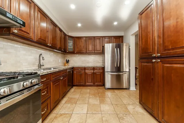 Additional image 11 of 79 Black Hawk Way