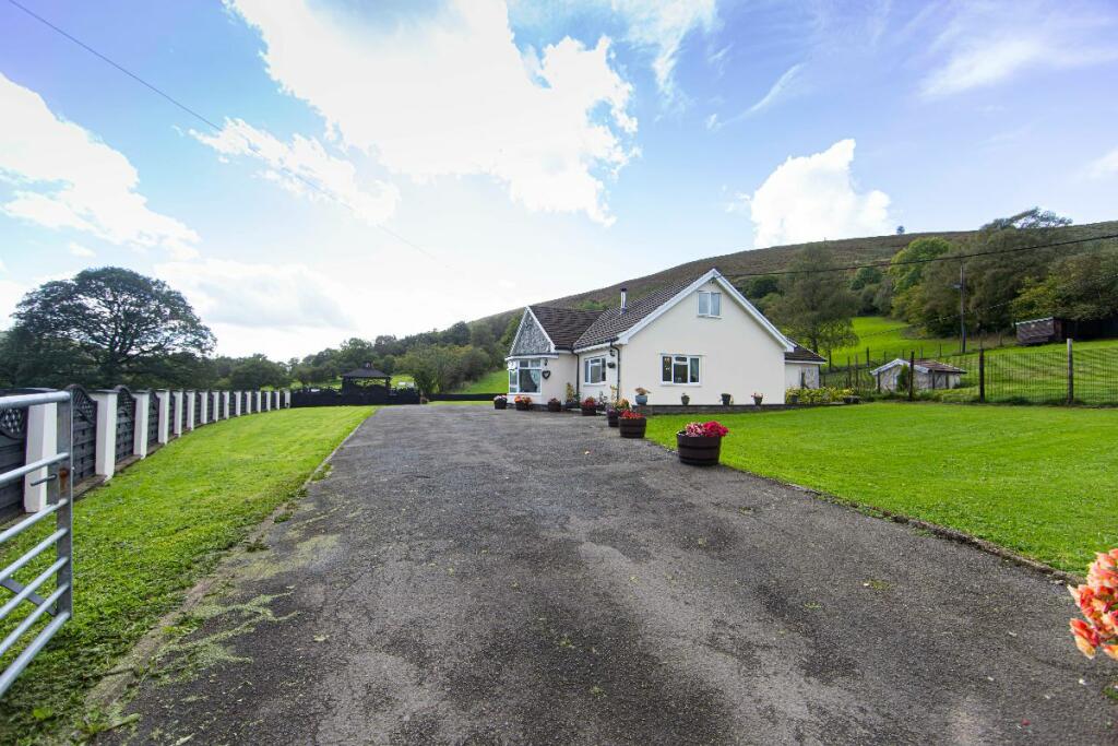 Additional image 46 of Ty'R-y-Wen Farm, Bedlinog, Treharris