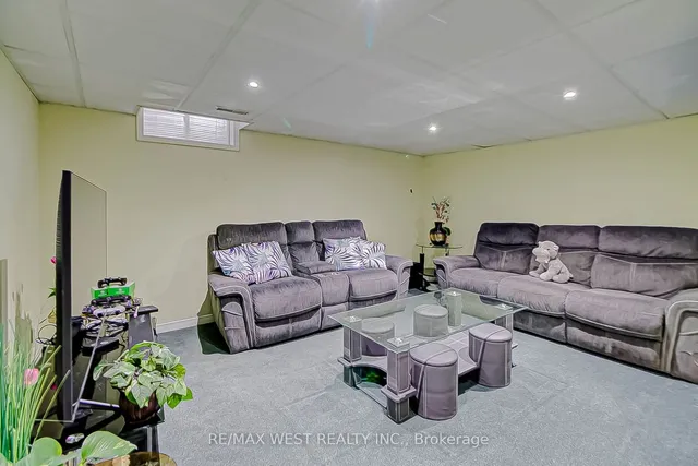 Additional image 21 of 6400 Lawrence Ave Unit 12