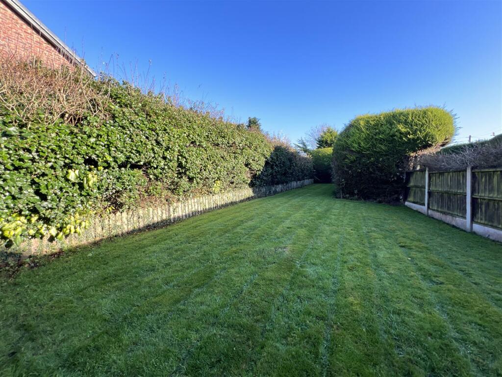 Additional image 26 of Marlfield Lane, Barnston, Wirral