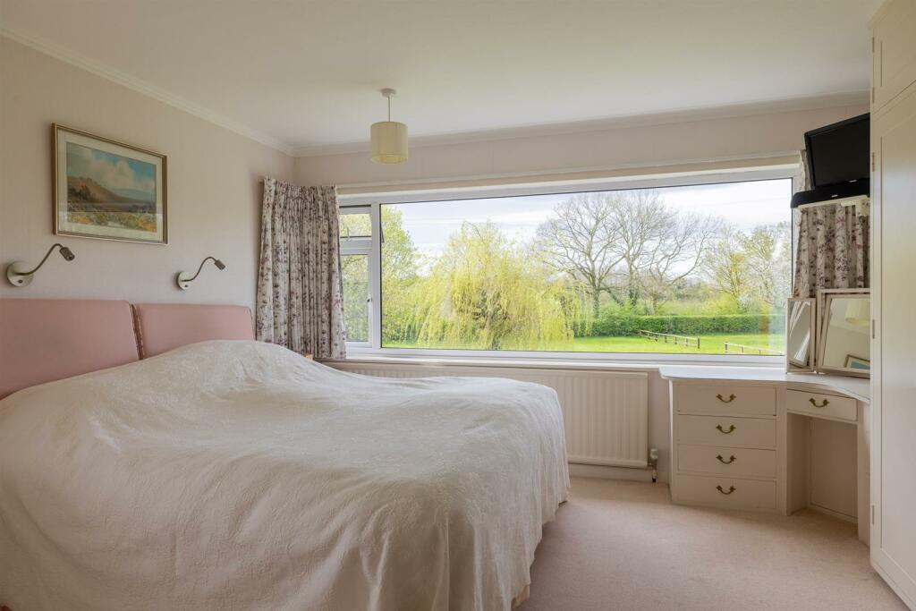 Additional image 17 of Hadlow Road, Willaston, Neston