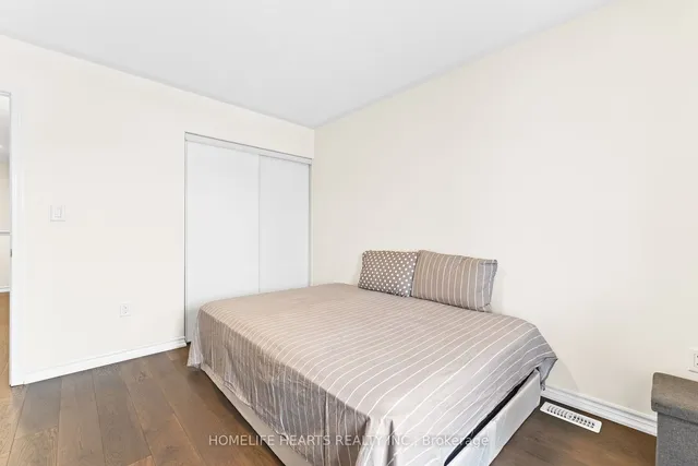 Additional image 35 of 915 Penson Cres