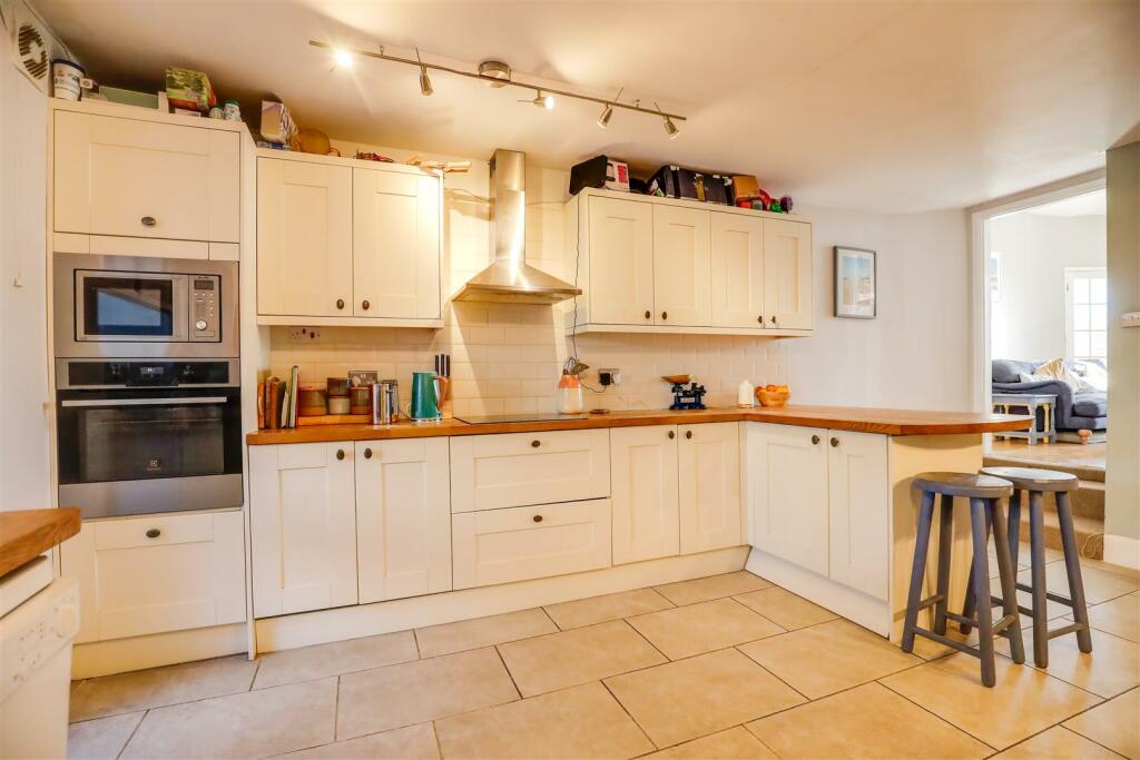 Additional image 17 of 2 Woodford House, Colhugh Street, Llantwit Major, Vale of Glamorgan, CF61 1RF