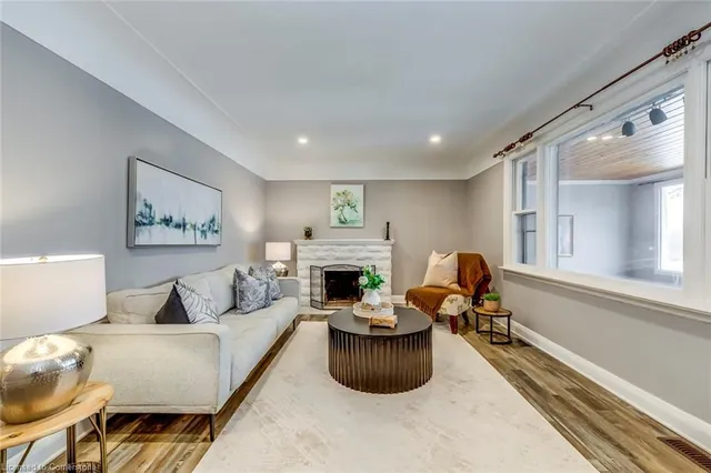 Additional image 7 of 8110 Chippewa Rd