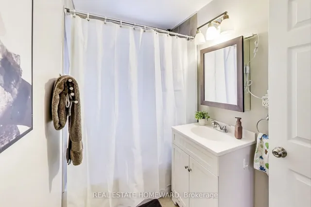 Additional image 9 of 139 Benjamin Blvd