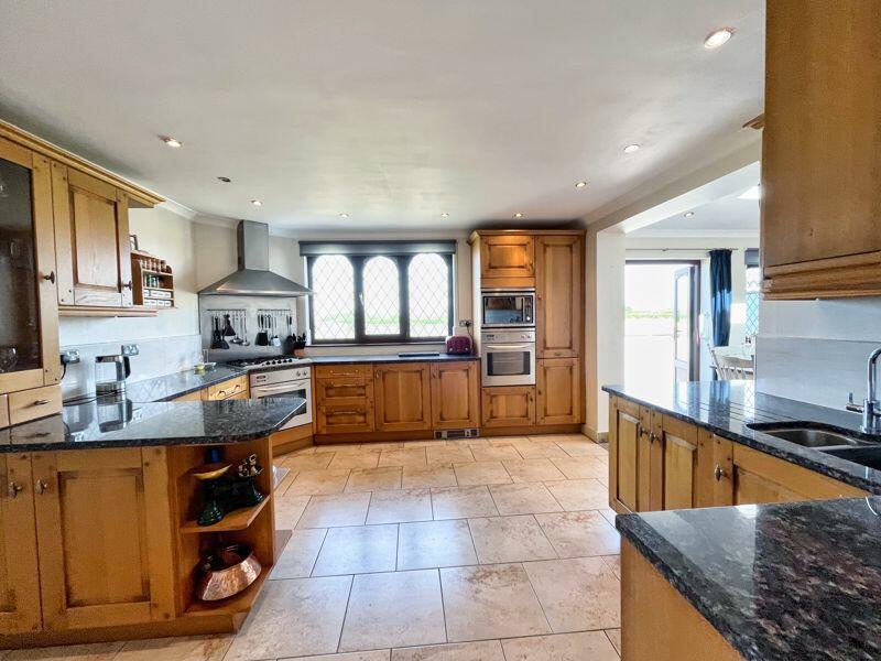 Additional image 13 of 6 Long Acre Court, Porthcawl, Bridgend, CF36 3TJ