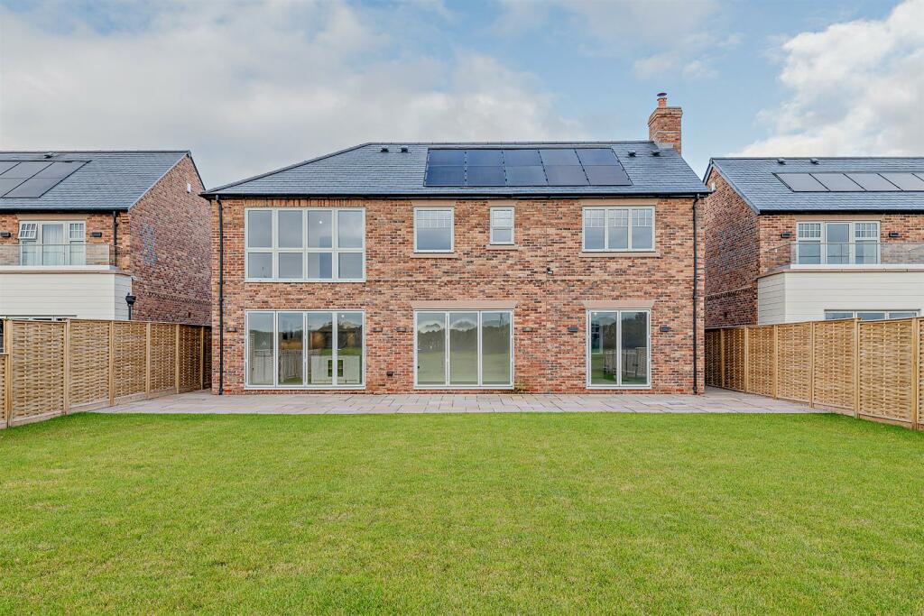 Additional image 5 of Belgrave Garden Mews, Pulford, Chester