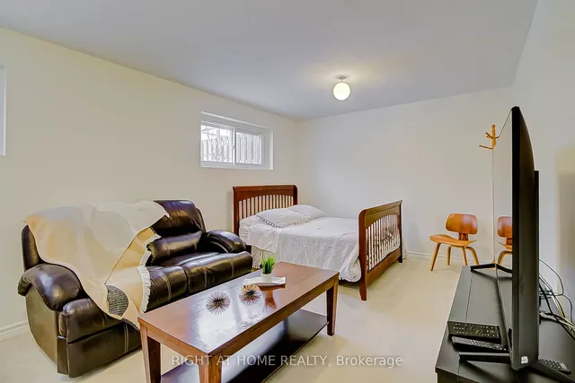 Additional image 14 of 130 Cultra Sq