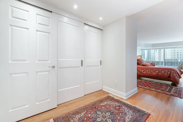 Additional image 26 of 33 University Ave Unit 2106