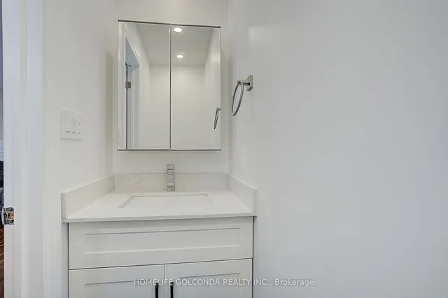 Additional image 27 of 38 Applegate Cres