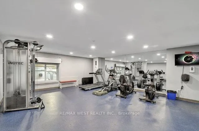 Additional image 9 of 4062 Lawrence Ave Unit 306