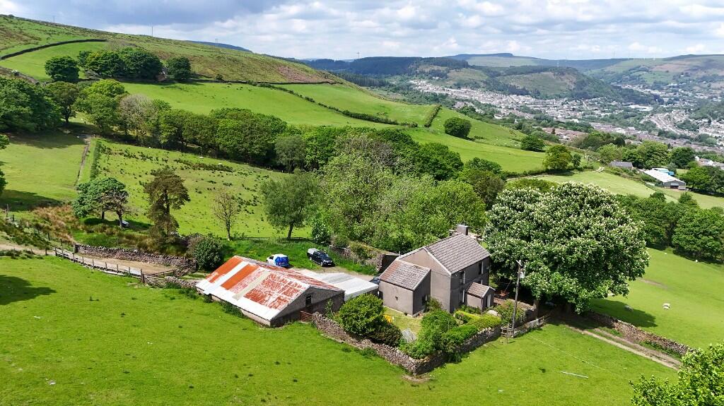 Carncelyn & Penygraig Farm, Tonypandy, CF40 1EY