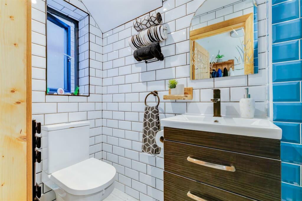 Additional image 9 of Cypress Gardens, Porthcawl, Bridgend County Borough, CF36 5BZ