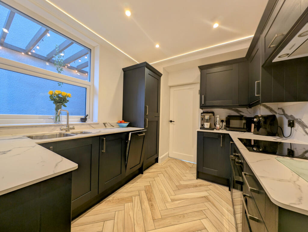 Additional image 7 of The Triangle, Caegarw