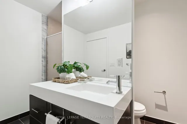 Additional image 19 of 35 Brian Peck Cres Unit 321