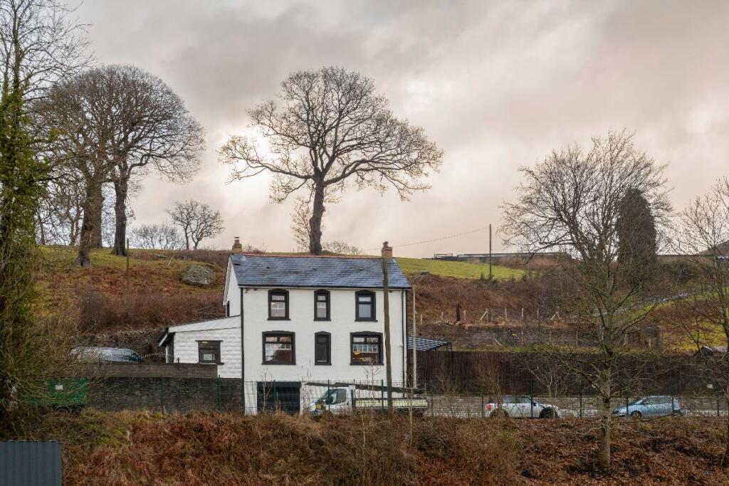 Additional image 44 of Brynyderw, Oakland Street, Bedlinog, Treharris