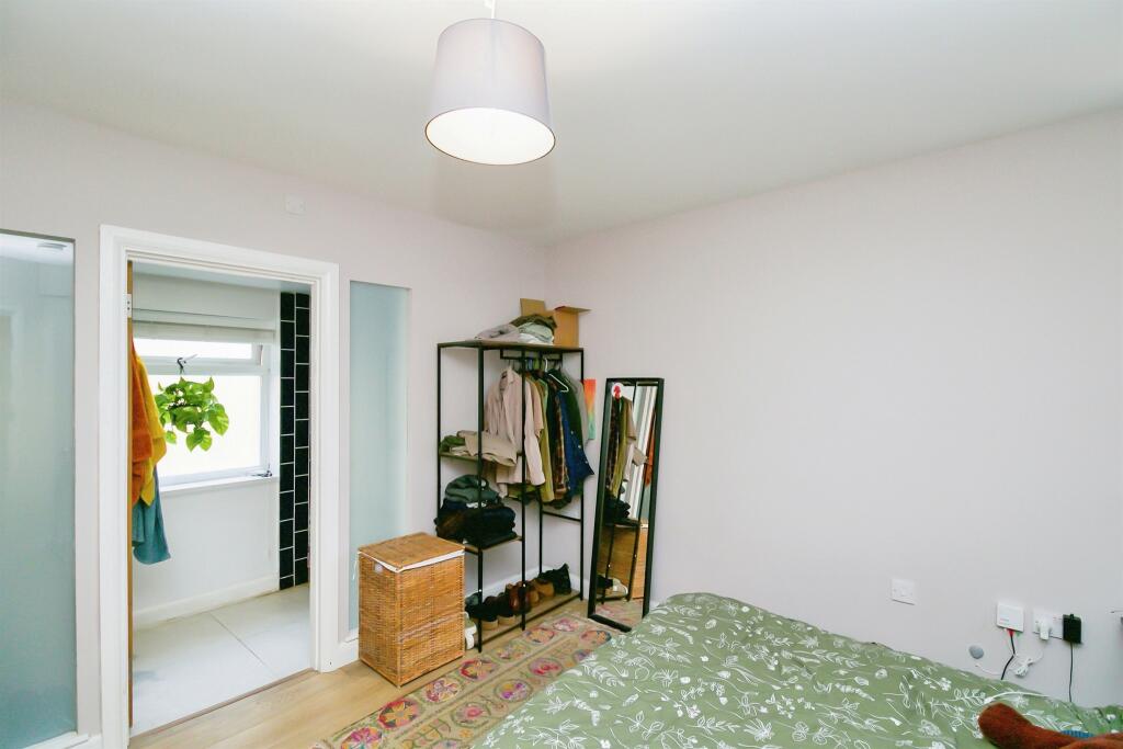 Additional image 7 of Glebe Street, Penarth