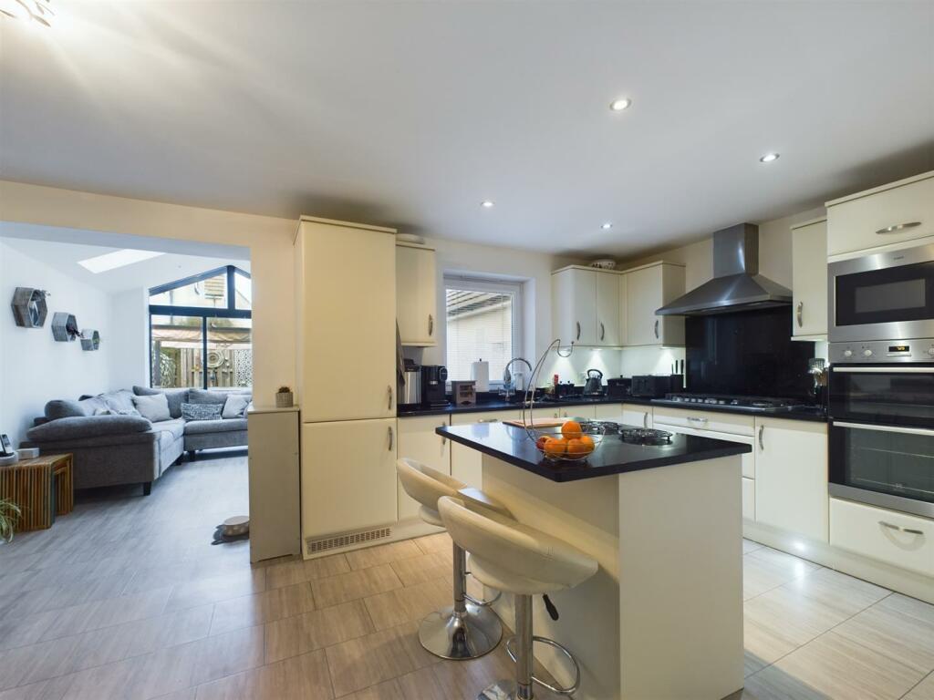 Additional image 5 of Minehead Close, Ogmore-By-Sea, Bridgend