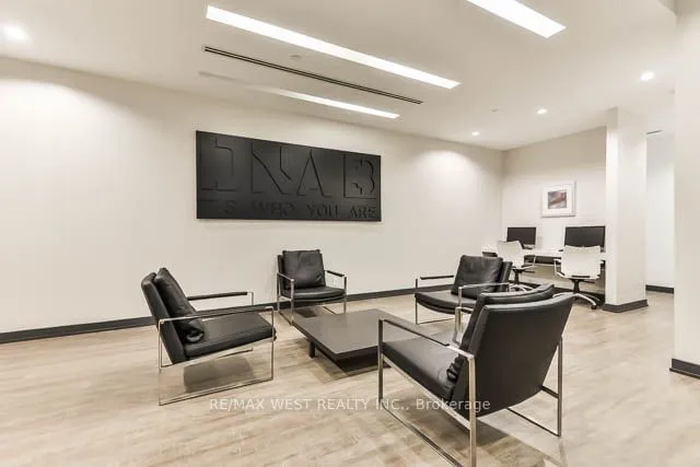 Additional image 20 of 1030 King St